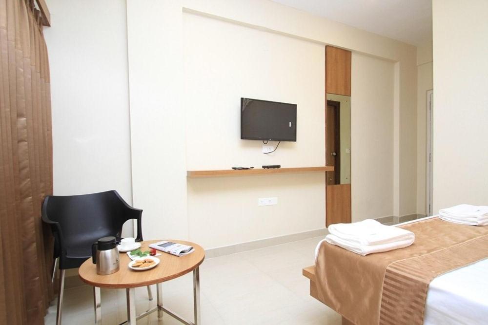 Samasth Rooms And Suits Mysore Exterior photo