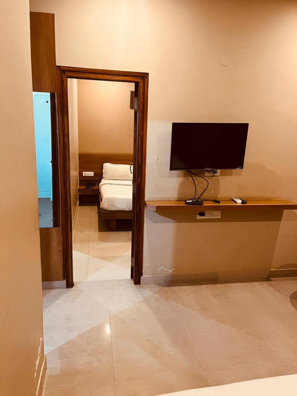 Samasth Rooms And Suits Mysore Exterior photo