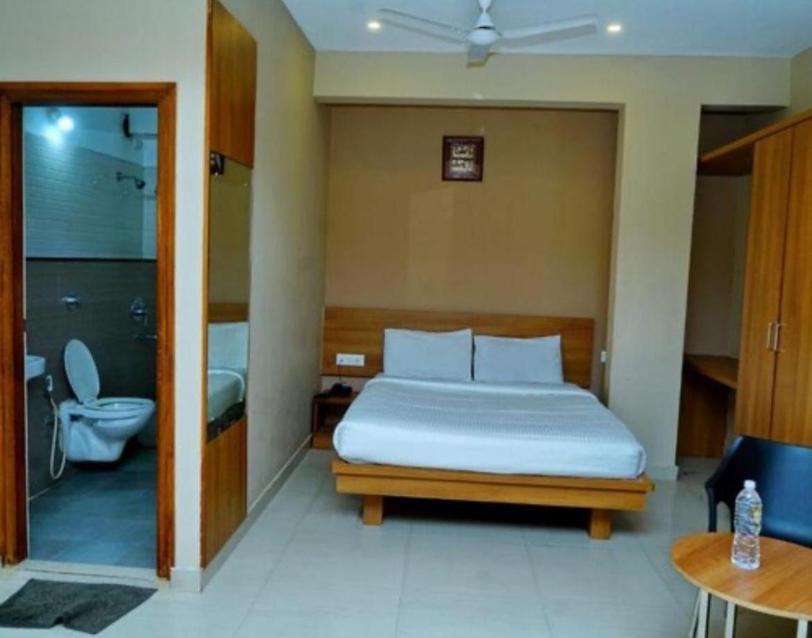 Samasth Rooms And Suits Mysore Exterior photo