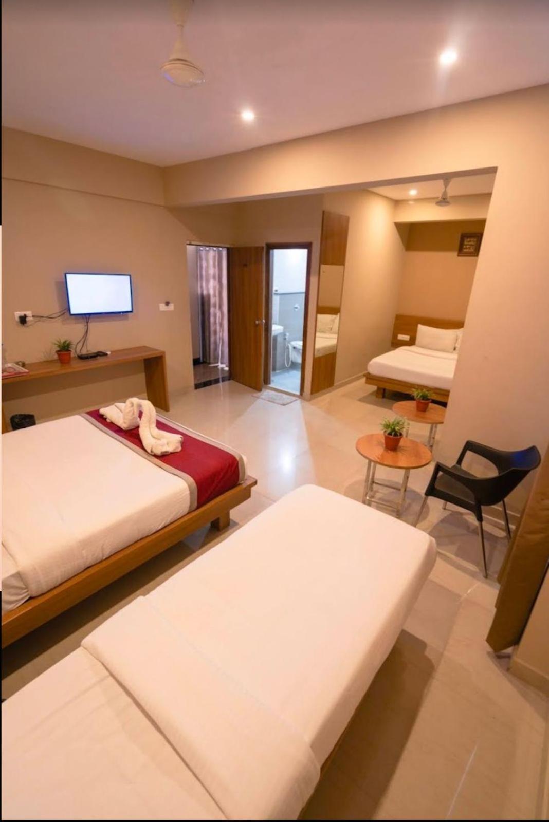 Samasth Rooms And Suits Mysore Exterior photo