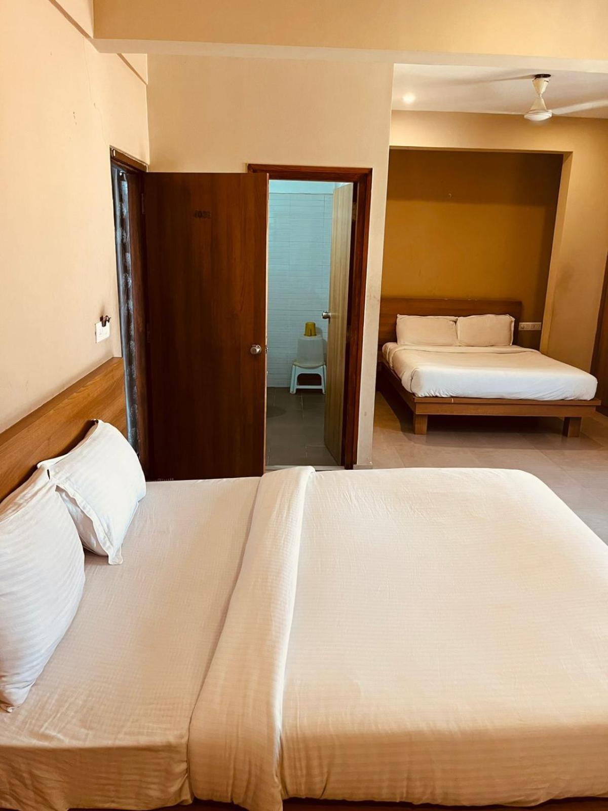 Samasth Rooms And Suits Mysore Exterior photo