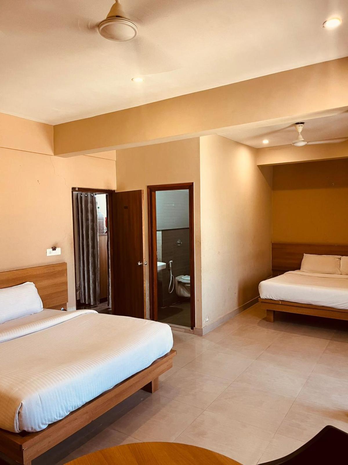 Samasth Rooms And Suits Mysore Exterior photo