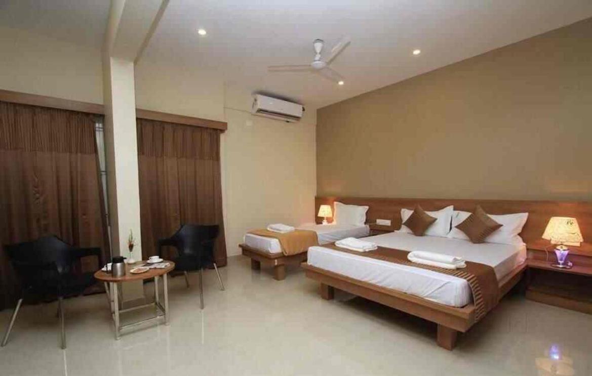 Samasth Rooms And Suits Mysore Exterior photo