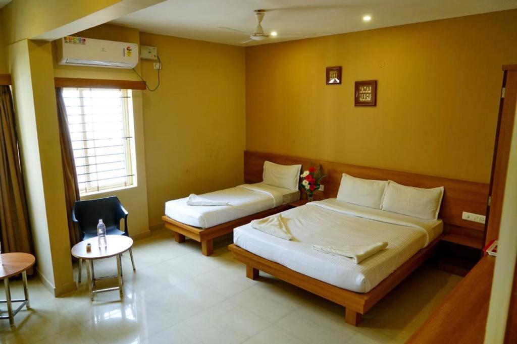 Samasth Rooms And Suits Mysore Exterior photo
